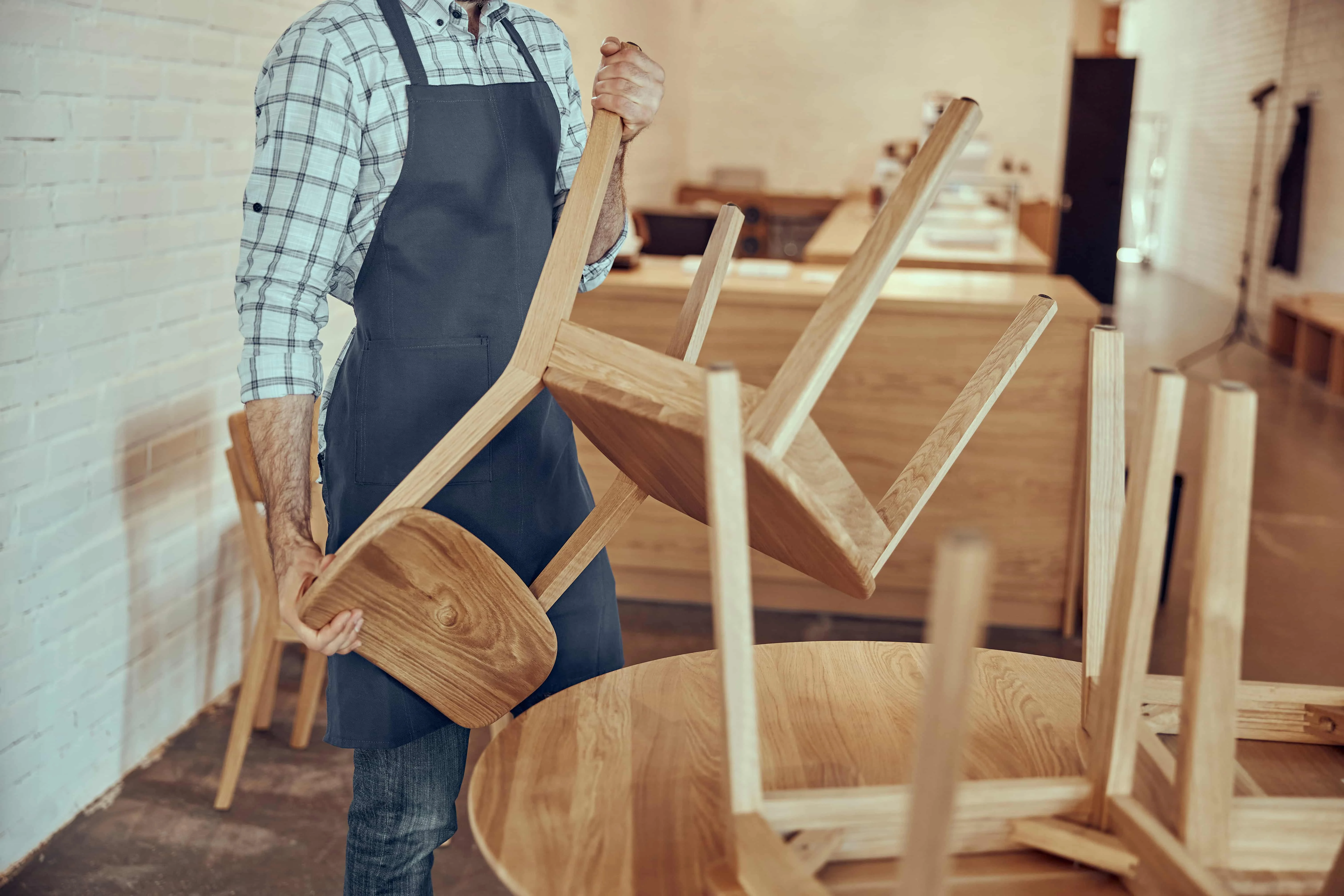 From Tree to Table: The Journey of a Bespoke Oak Chair by DGN London 