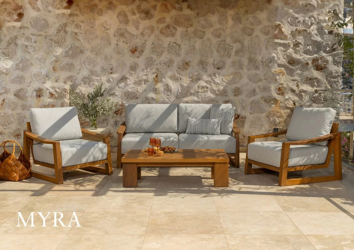 The Sofa & Chair Company Bespoke Bench inMonsieur Baudelaire Terracotta & Natural Oak Finish?>