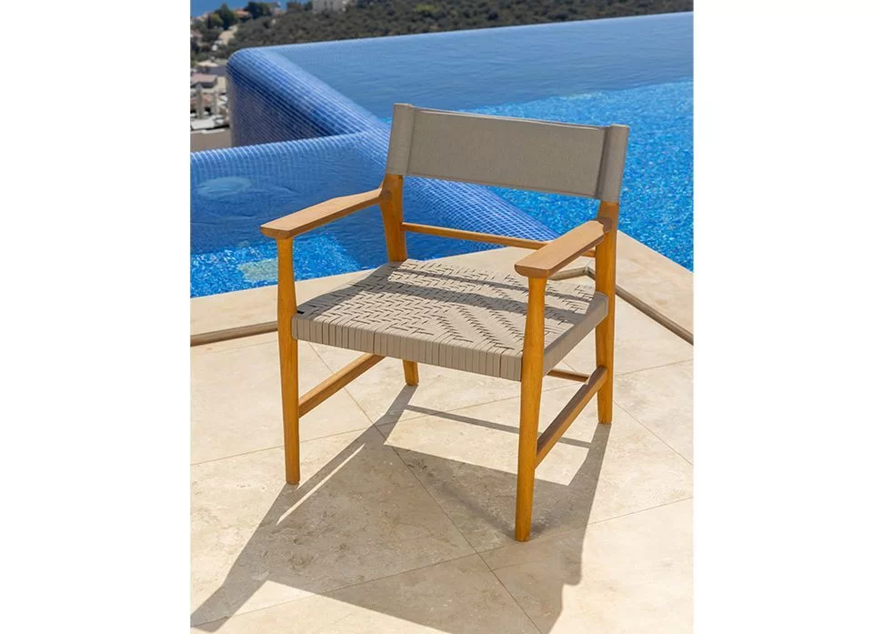 The Sofa & Chair Company Bespoke Bench inMonsieur Baudelaire Terracotta & Natural Oak Finish?>