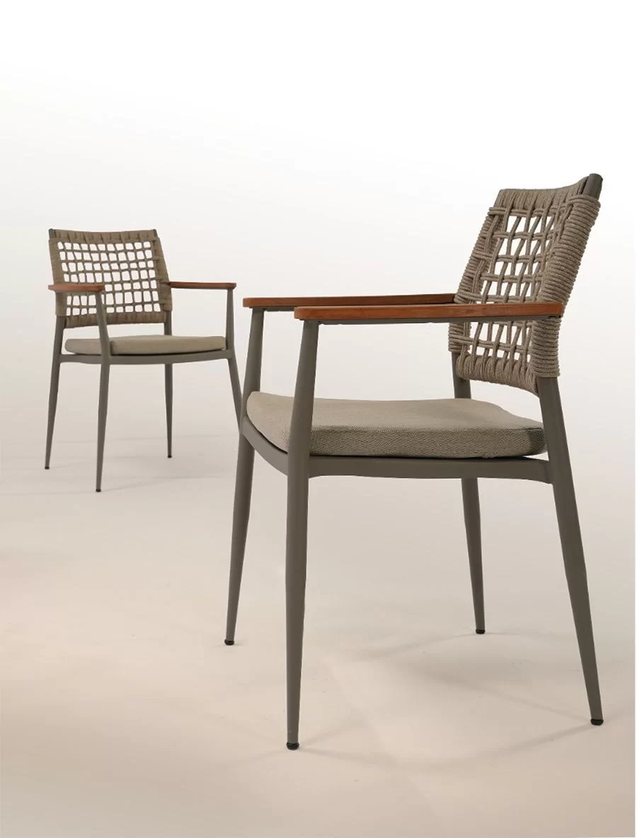 The Sofa & Chair Company Bespoke Bench inMonsieur Baudelaire Terracotta & Natural Oak Finish?>