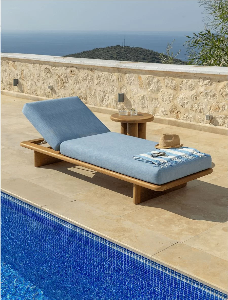 The Sofa & Chair Company Bespoke Bench inMonsieur Baudelaire Terracotta & Natural Oak Finish?>